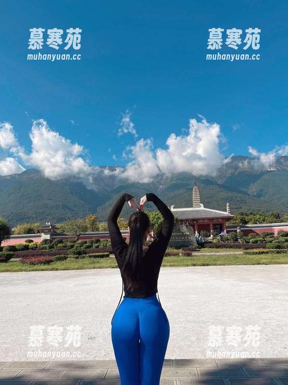 120斤的小王同学 微密圈 - 图片分享:120斤的小王同学的黑丝美腿,蝴蝶结带来的whimsy。