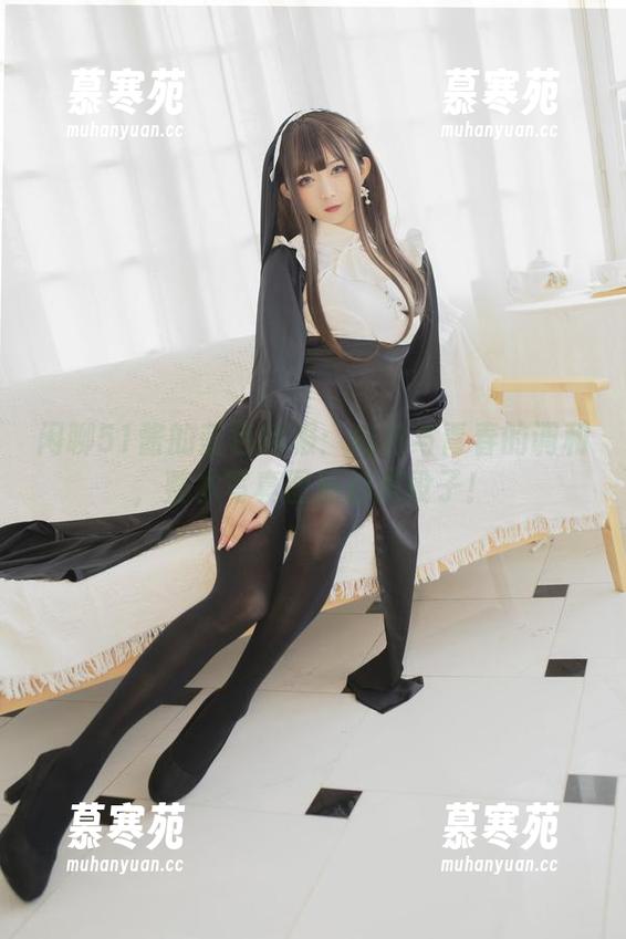 闲聊51酱的蓝色制服：成熟与青春的调和，整本写真图册都是段子！