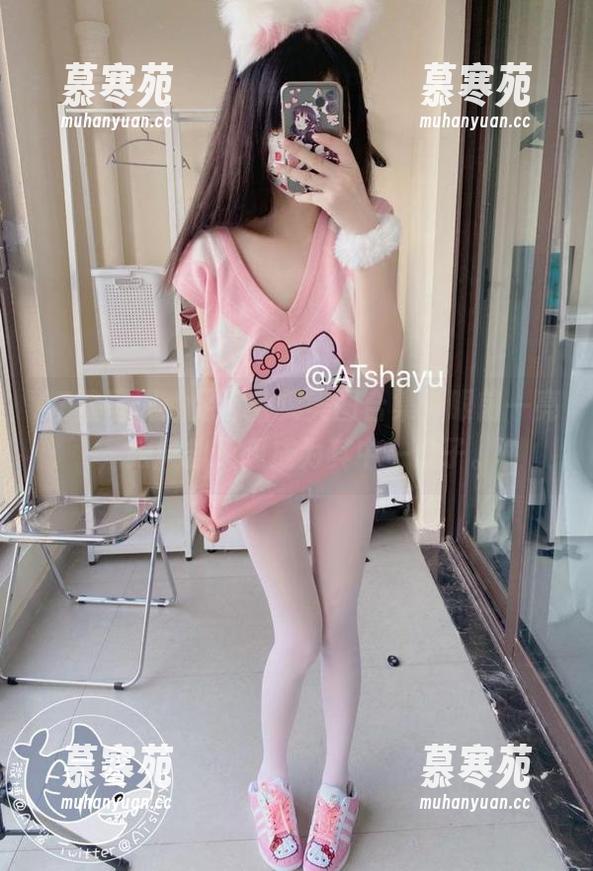 AT鲨呈现：足球宝贝美图合集，眼前一亮，跟风却又想成为其中一份子。