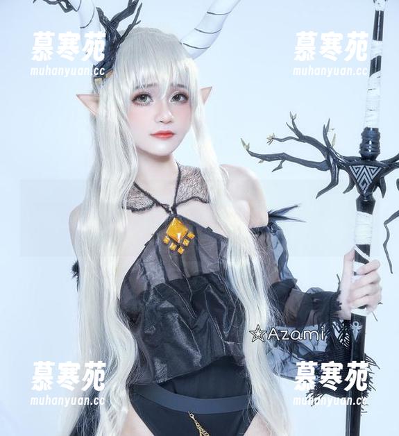 Azami 我也想问,Azami这些私拍的黑白原图有没有人见过?