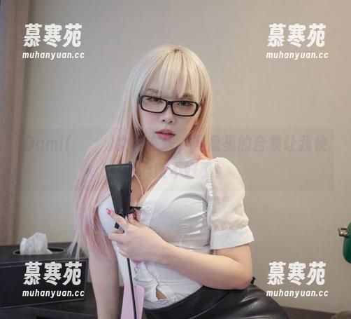Dami(퀸다미)女神在线，网盘里的合集让我快递心脏不好了！