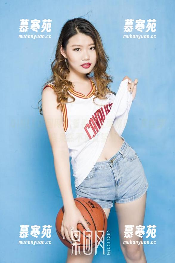 GIRLT果团网-莫雅琪 GIRLT果团网 - 看看这位莫雅琪,灰丝穿搭果然不负众望呢!