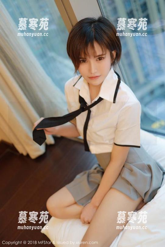 MFStar模范学院-Laura苏雨彤 MFStar模范学院 - 当Laura苏雨彤遇到黑白,原图成为那段静默的篇章,让人琢磨又琢磨。