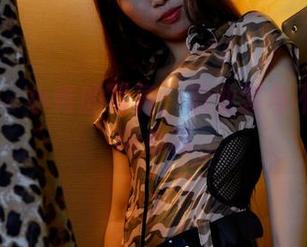 PANS – 小青的写真：职业装与不职业的内心戏