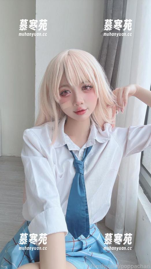 PoppaChan PoppaChan的阿梅莉亚·华森便装高清原图,一脸的无所谓,反倒有种想借鉴的冲动?