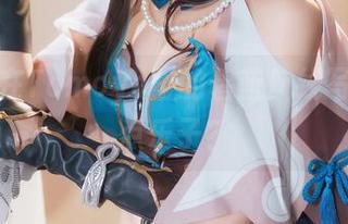 谁不想在Tomoyo酱的碧蓝航线写真中找点乐子？