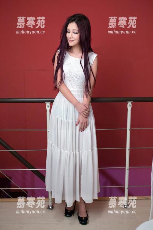 TuiGirl - 王馨瑶的瑜伽美图，不忍心只用作壁纸啊！