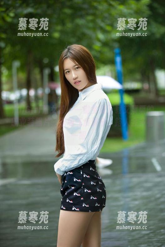 TuiGirl推女郎-艾栗栗 TuiGirl推女郎 - 一键免费下载艾栗栗的职业装照片,职场气质满分,路人会多看一眼!