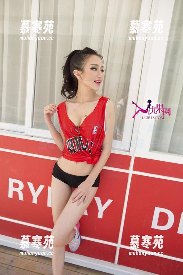 UGirls尤果网 - 一只香蕉船泳装，高清作品让你重温夏天的种种美好