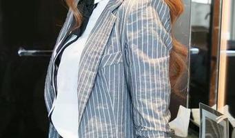 UGirls尤果网 – 艾琳娜的泳装全集：她能让水都害羞吗？