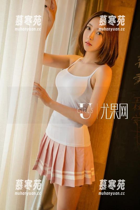 UGirls尤果网 - 阿依努尔瓦娅的女王脸——原图分享，明明想做低调小女子，她却光芒四射。