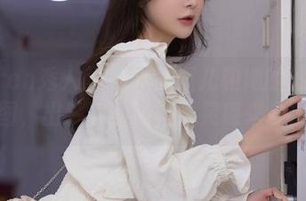 Xiuren秀人网 – 大美妞儿和她的油亮美图，出乎意料的壁纸灵感来源？