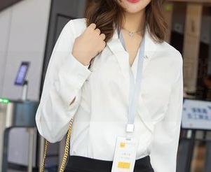 Xiuren秀人网 – 下载大美媚京的棉袜写真集，今天你的脚或许会有惊喜！