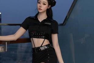 Xiuren秀人网 – 也许黄婧GIGI的白裙是优雅的代名词，心想着定制个叠加款，加点拉丝元素，图片画面可别太失控！