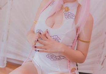 Yoko宅夏的一天：职业装私拍，谁说工作不能也要一点俏皮？
