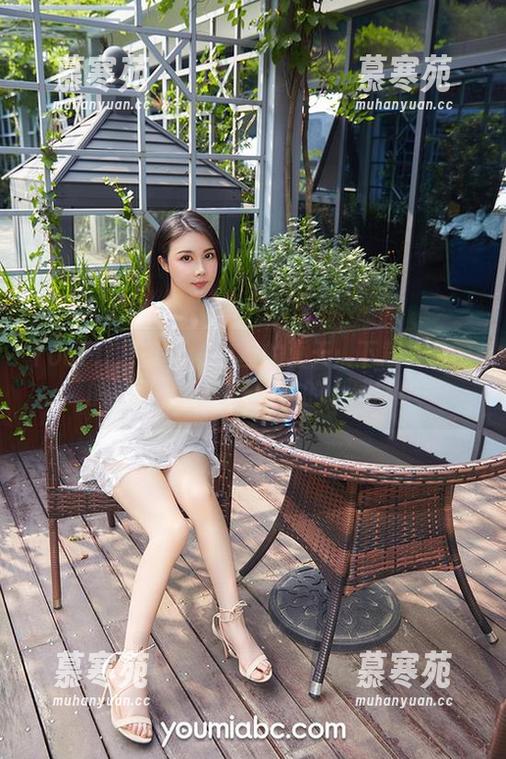 YouMi尤蜜荟-夏玲蔓 YouMi尤蜜荟 - 白丝的夏天:下载夏玲蔓的写真,全面升级你的小清新!
