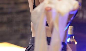 YouMi尤蜜荟 – 写真与职场完美碰撞，是小逗逗在办公室的能量！