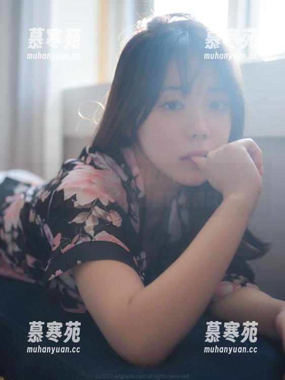 想不到办公室也能如此：wuyo(우요)的美图和COS就像是职场调味剂