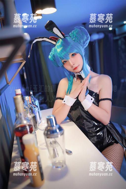 yuuhui玉汇的御姐合集：免费欣赏，她的迷人冷酷永远在线！