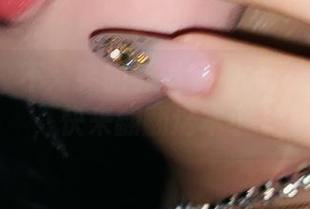 微密圈 – 不爱笑的赛琳和她的秘密写真集，快来翻翻这本小书