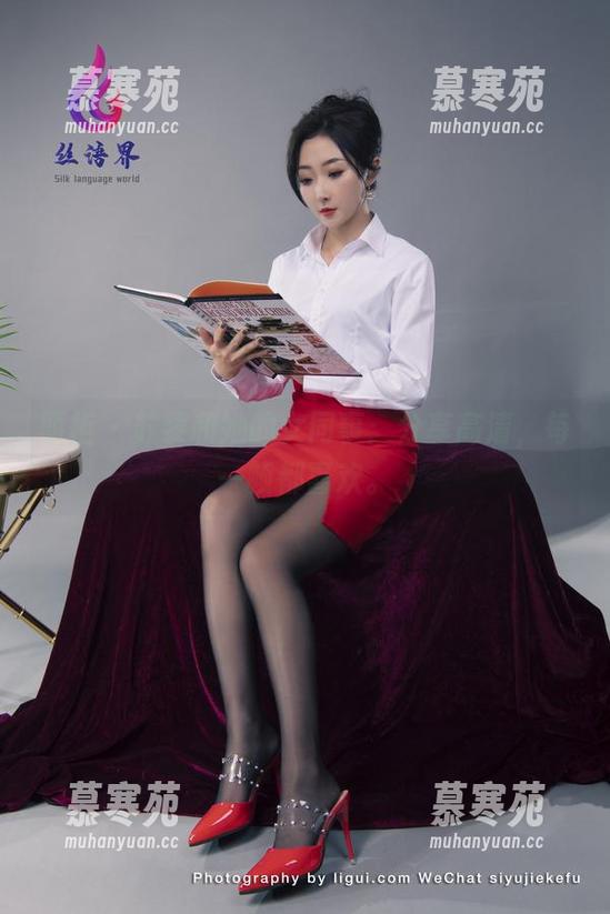丽柜-苏黎 丽柜 - 苏黎和她的女同事:分享高清,每一帧都喜欢。