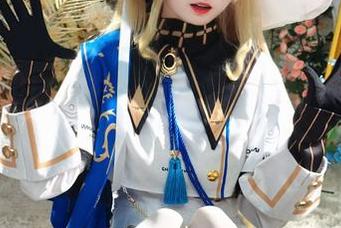 九柒喵的白衬衫：谁说只有小猫才有的优雅？