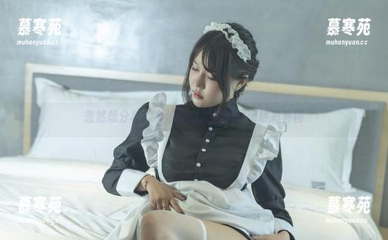 今汐 忽然想分享:今汐的办公室美图和精彩套图