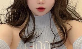 依依超级懒运动写真——从卧推到“卧床”的完美过渡！