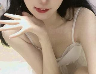 白衬衫与倦倦喵的私房时光，有点撒娇的味道