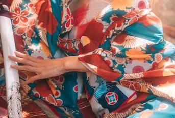 兔子Zzz不吃胡萝卜的护士写真，白大褂下藏了点啥？