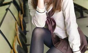 兔玩映画在线图集，忧郁少女在画面里，该不会要我养她吧？