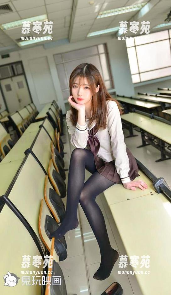 兔玩映画在线图集，忧郁少女在画面里，该不会要我养她吧？