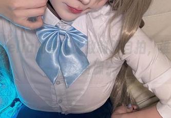 切切celia的高清无敌制服自拍，谁能拒绝这资源？
