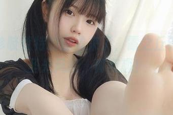 十万珍吱伏特的图集来了，霞之丘诗羽无圣光风格，真有趣！