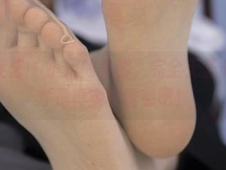 南国足艺 – 小娴的美脚，完全无圣光？这才是真实的诱惑吧！