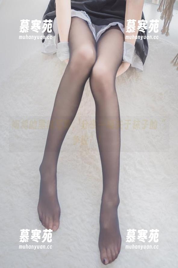 南鸽的黑袜写真，分享一场关于袜子的“争议”！