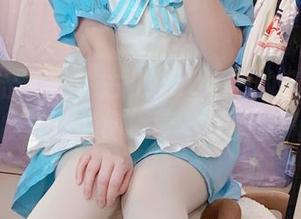 作品直击灵魂？古川kagura的蓝白女仆可能让你想问她要不要加点糖！