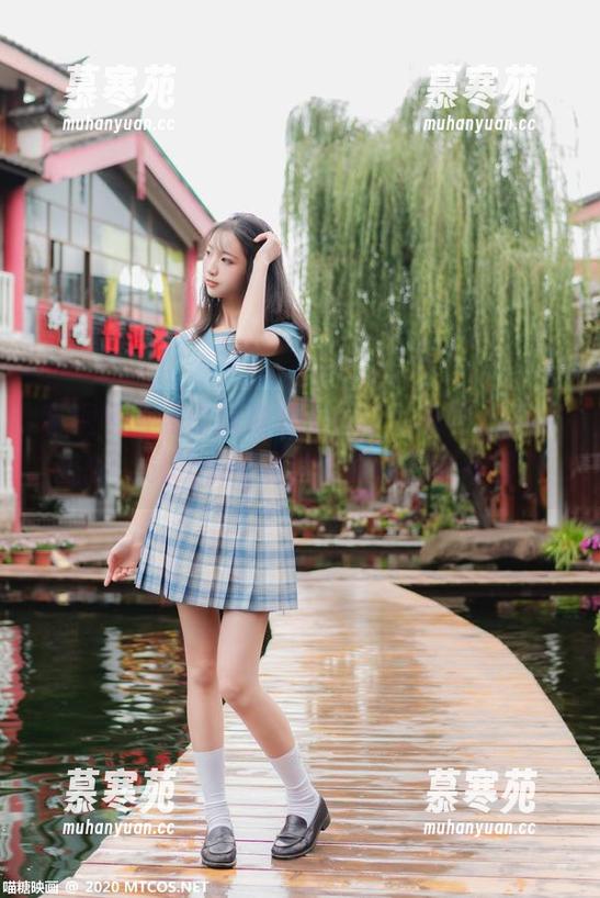 喵糖映画黑白旗袍双子合集：来吧，学学挑衅，试试亲密照片的级别？够不够？