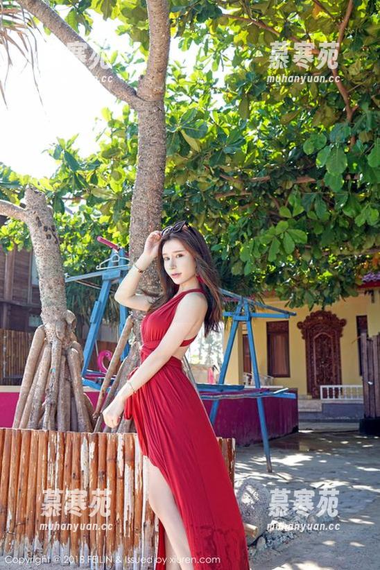 嗲囡囡 - 陈媚儿的户外写真集，你好奇她在树荫下的运镜吗？高清版照亮你的眼睛。