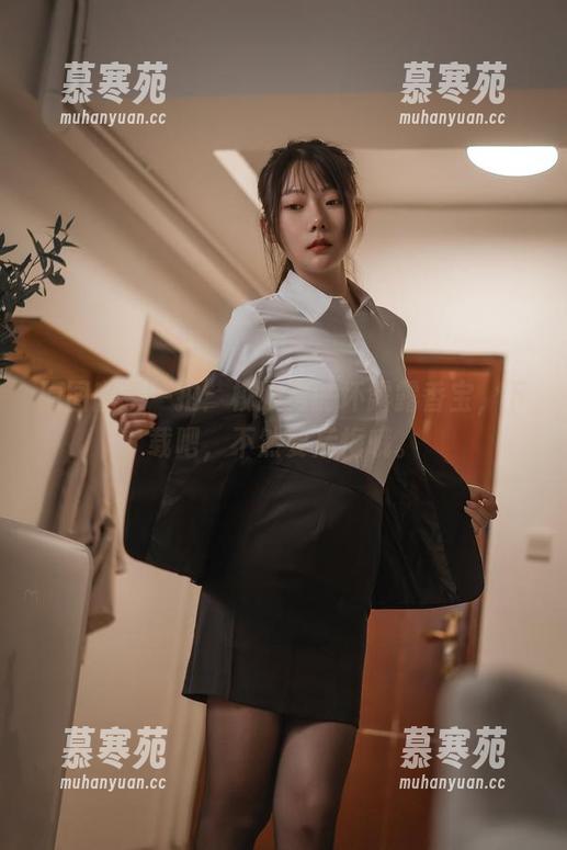 坏露露香宝 原图随手一拍:校服里的坏露露香宝,下载吧,不然要后悔哦。