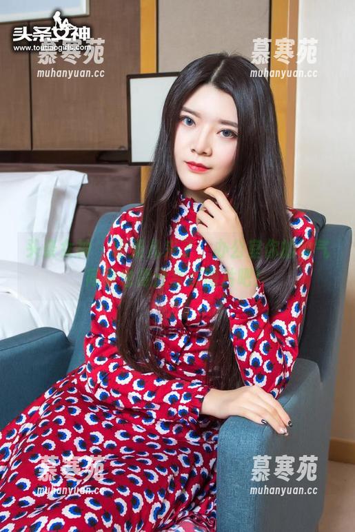 头条女神-松果儿 头条女神 - 松果儿来了,办公室你的帅气同事也得分享点图片吧!