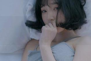 姜仁卿(강인경)，别光拍图片，怎么不讲讲你这“Desire”的灵感来源？
