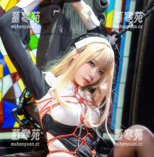 安食Ajiki 看完安食Ajiki的萤火虫漫展返图,默默想问,这些图里藏了啥魔法?分享太好了!