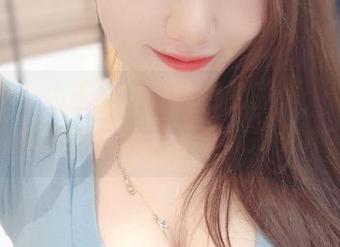 微密圈 – 小玉吃果冻最近的工作，姐姐的最新图包，谁才是真冰冷女神？