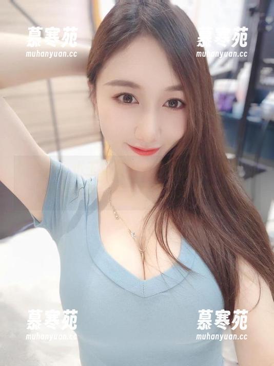 微密圈 - 小玉吃果冻最近的工作，姐姐的最新图包，谁才是真冰冷女神？