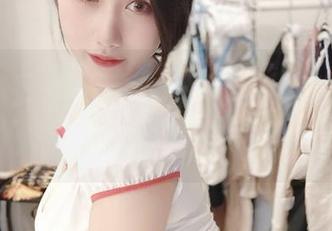 微密圈 – 小玉吃果冻自爱的自拍课，拍出自己最美的一面，作品集现已上线，别忘了下载！