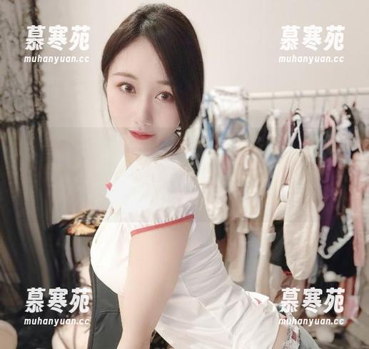 微密圈 - 小玉吃果冻自爱的自拍课，拍出自己最美的一面，作品集现已上线，别忘了下载！