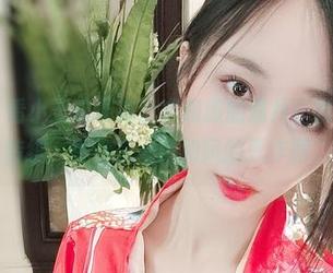 微密圈 – 看小玉吃果冻日式和服的照片，或许不止是传统，更像是一场和风的恶作剧。