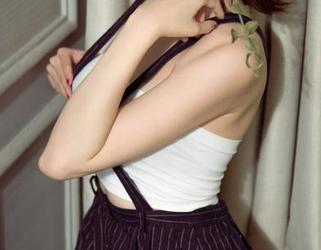尤果网 – 琳丽的白衬衫，简单又不简单，原图和壁纸都是灵感的源泉。