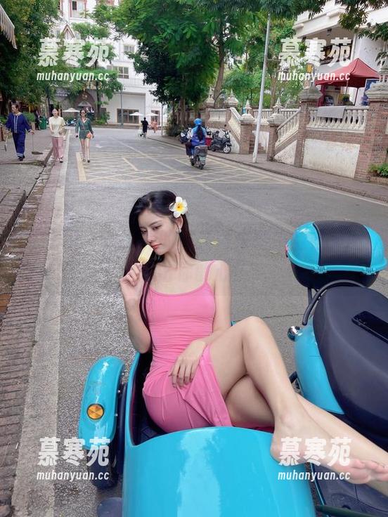 微密圈 - 机舱外的就是阿朱啊，空姐美图直击你的心！